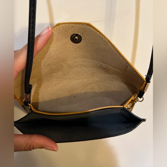 Small multi colored crossbody bad with detachable strap - Picture 4 of 4